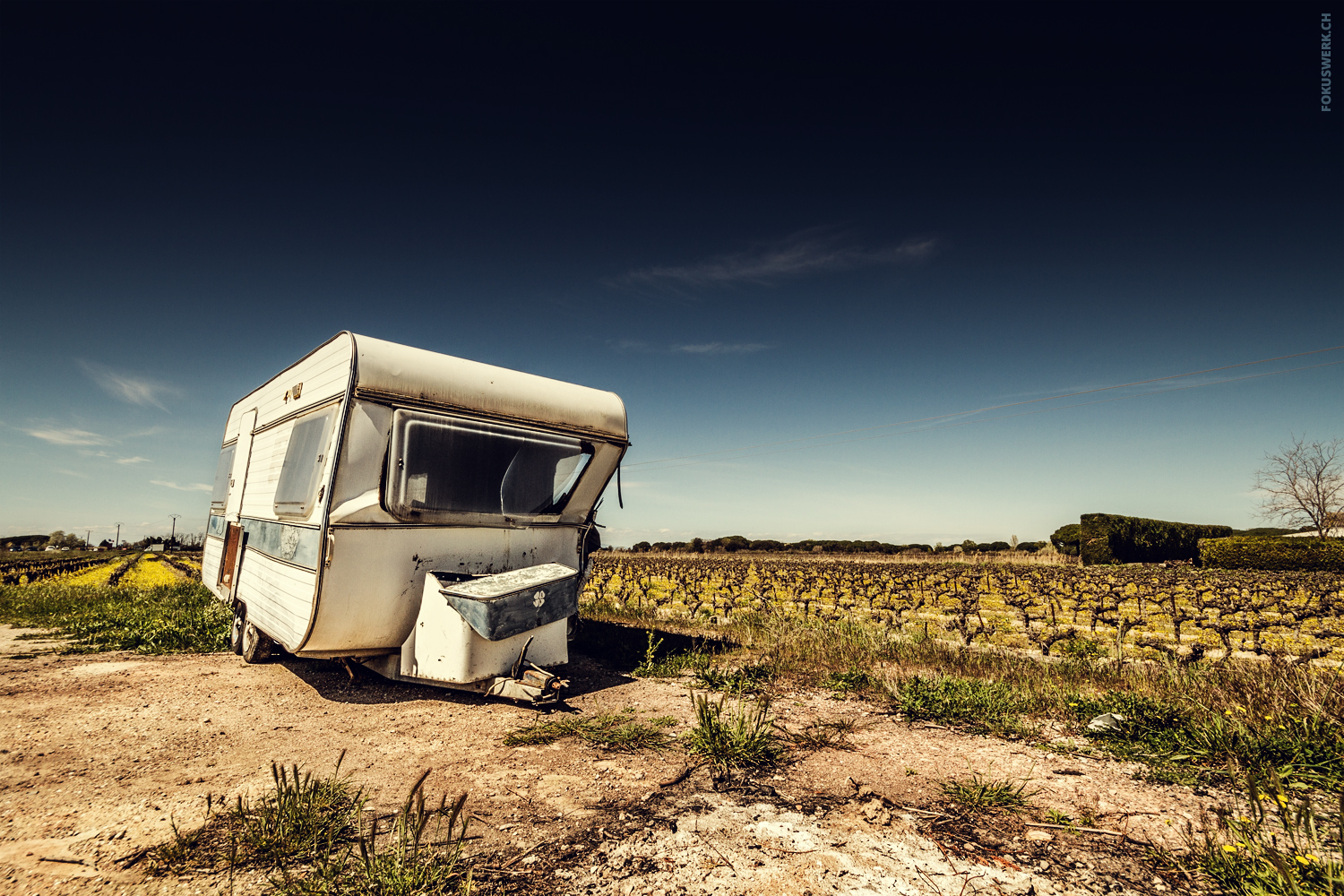 Verlassener Wohnwagen in der Camargue